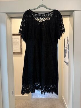 Black Lace Short Sleeve Cocktail Dress